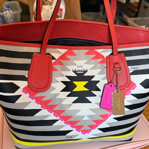 Live Show Notification Coach and more - Picture 4 of 11